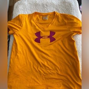 Youth large, raised logo under Armour loose fit heat gear, orange